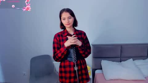 Kira online show from 09-29-25, 04:06