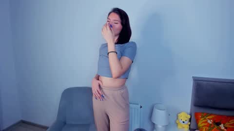 Kira online show from 12-05-25, 05:38