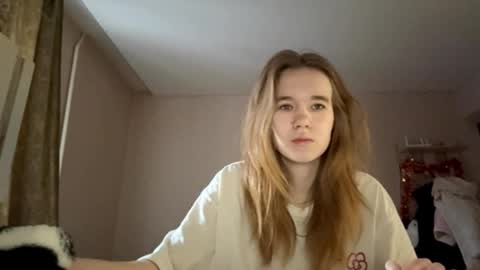 Snapshot of inespacheco chatting on 02-25-26, 01:21 Sofia online show from 02-25-26, 01:21