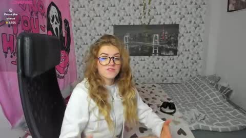 Snapshot of iness_lex chatting on 05-19-26, 07:04 iness_lex online show from 05-19-26, 07:04