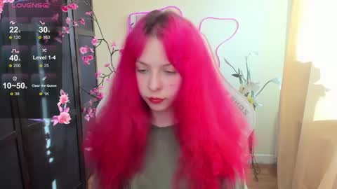 Snapshot of infernokitten chatting on 04-25-26, 01:19 Ilona online show from 04-25-26, 01:19