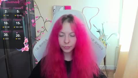 Snapshot of infernokitten chatting on 05-09-26, 01:11 Ilona online show from 05-09-26, 01:11