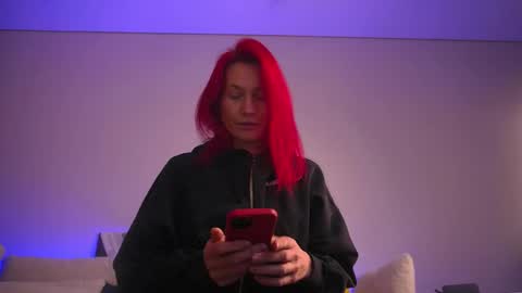 Snapshot of infinitespring chatting on 10-20-25, 11:21 Infinitespring online show from 10-20-25, 11:21