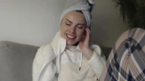 Snapshot of infinitiq45 chatting on 02-09-25, 10:00 Sweet girl online show from 02-09-25, 10:00