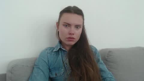 Snapshot of infinitiq45 chatting on 10-21-25, 11:00 Sweet girl online show from 10-21-25, 11:00