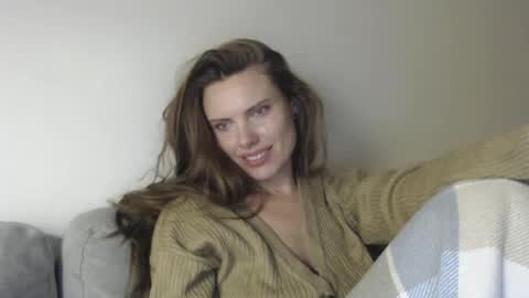 Snapshot of infinitiq45 chatting on 11-14-25, 10:29 Sweet girl online show from 11-14-25, 10:29