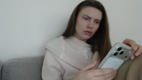 Snapshot of infinitiq45 chatting on 12-18-25, 11:38 Sweet girl online show from 12-18-25, 11:38