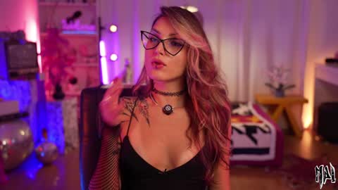 MAL ---  online show from 10-12-25, 11:26