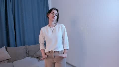 Snapshot of ingachaudoin chatting on 02-17-26, 12:01 Saya online show from 02-17-26, 12:01