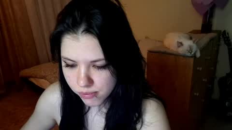 Mia online show from 04-17-26, 01:58