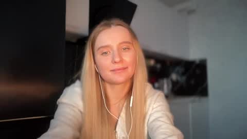 iniva05 online show from 04-18-26, 01:48