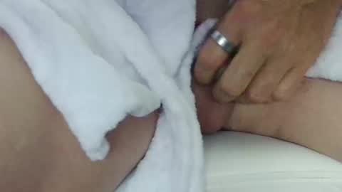 Hanging Out online show from 02-11-26, 11:59