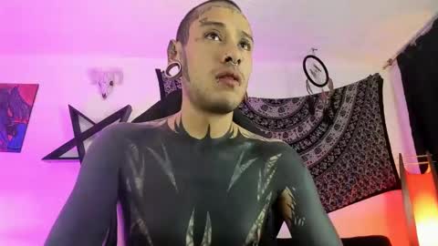 Snapshot of ink_u_buzz chatting on 11-24-25, 12:32 Dani online show from 11-24-25, 12:32