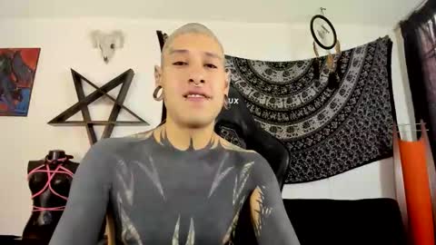 Snapshot of ink_u_buzz chatting on 12-02-25, 02:12 Dani online show from 12-02-25, 02:12