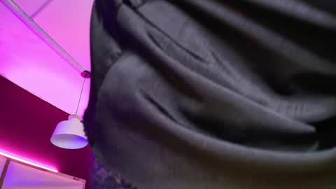 Snapshot of inndrahot chatting on 09-10-25, 03:28 Indra online show from 09-10-25, 03:28