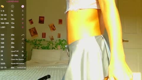 Snapshot of innnerlight chatting on 04-21-26, 01:07 Mila Reef online show from 04-21-26, 01:07