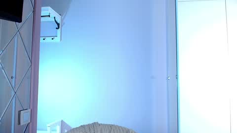 Lina online show from 12-19-24, 08:13