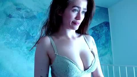 Lina online show from 04-15-26, 07:58