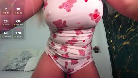 Snapshot of innocent_angell chatting on 03-15-26, 10:27 Eva online show from 03-15-26, 10:27