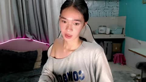 Snapshot of innocent_reign69 chatting on 04-20-26, 05:48 Reign online show from 04-20-26, 05:48