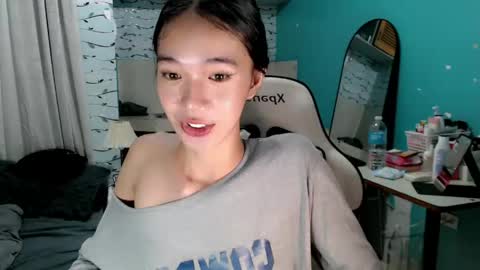 Snapshot of innocent_reign69 chatting on 05-13-26, 02:47 Reign online show from 05-13-26, 02:47