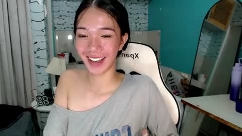 Snapshot of innocent_reign69 chatting on 07-06-26, 01:13 Reign online show from 07-06-26, 01:13