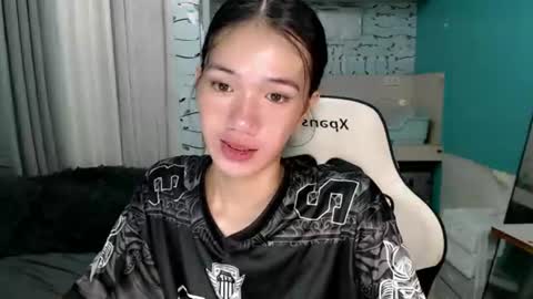 Snapshot of innocent_reign69 chatting on 07-12-26, 06:15 Reign online show from 07-12-26, 06:15