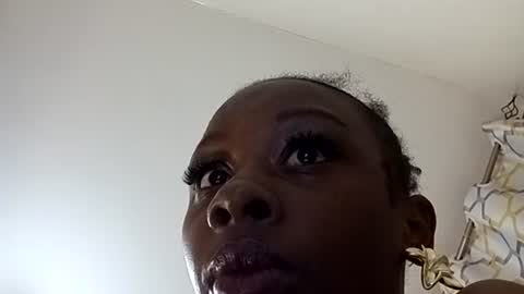 Snapshot of innocentcuteface chatting on 07-17-26, 02:07 Amber online show from 07-17-26, 02:07