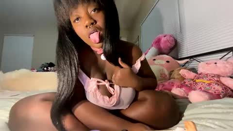 Lola online show from 01-06-26, 02:48