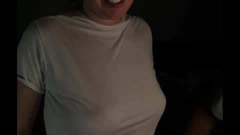 Snapshot of innocentisla chatting on 01-23-25, 06:28 innocentisla online show from 01-23-25, 06:28