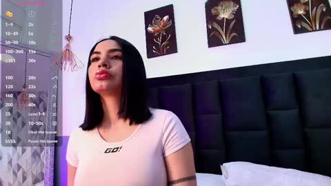 Snapshot of innocentlady_ chatting on 02-25-25, 12:13 SELENA online show from 02-25-25, 12:13