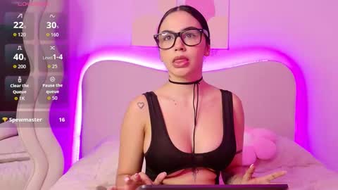 Snapshot of innocentlady_ chatting on 10-29-25, 02:30 SELENA online show from 10-29-25, 02:30