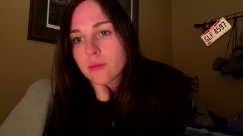 Snapshot of innocentlilsarah chatting on 12-15-25, 05:55 innocentlilsarah online show from 12-15-25, 05:55