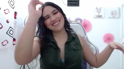 Snapshot of inocentheaven chatting on 10-09-25, 01:31 Celeste online show from 10-09-25, 01:31