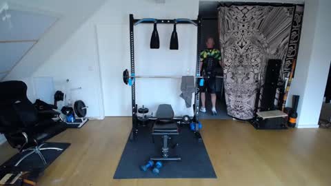 Snapshot of insanemaxxx chatting on 12-03-24, 10:39 insanemaxxx online show from 12-03-24, 10:39