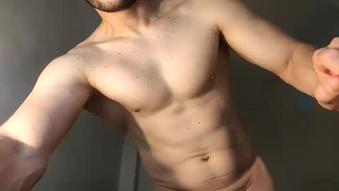 Snapshot of insistente chatting on 04-16-26, 02:29 INSTAGRAM camilodlx online show from 04-16-26, 02:29