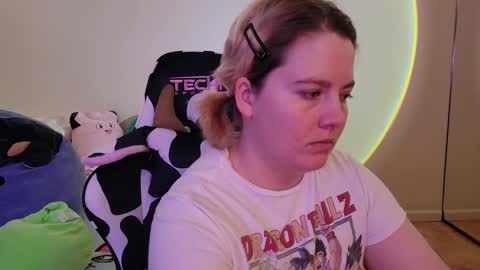 Snapshot of internetfairy_xo chatting on 12-14-24, 07:57 Faye online show from 12-14-24, 07:57