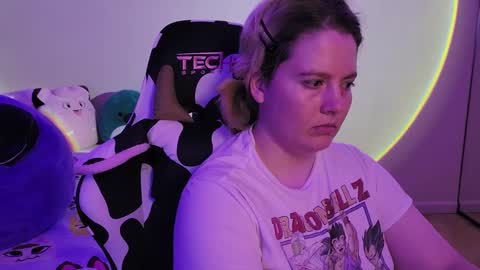 Snapshot of internetfairy_xo chatting on 12-14-24, 11:12 Faye online show from 12-14-24, 11:12