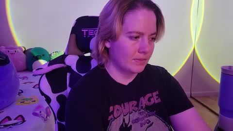 Snapshot of internetfairy_xo chatting on 01-30-25, 03:44 Faye online show from 01-30-25, 03:44