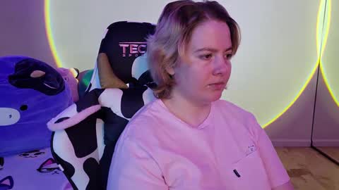 Snapshot of internetfairy_xo chatting on 01-31-25, 02:48 Faye online show from 01-31-25, 02:48