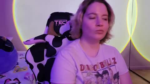 Snapshot of internetfairy_xo chatting on 02-21-25, 08:51 Faye online show from 02-21-25, 08:51