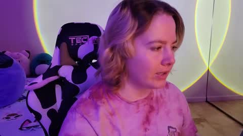 Snapshot of internetfairy_xo chatting on 02-26-25, 08:48 Faye online show from 02-26-25, 08:48