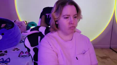 Snapshot of internetfairy_xo chatting on 02-27-25, 07:12 Faye online show from 02-27-25, 07:12