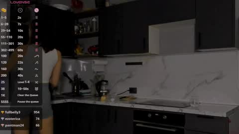 Bernadette  Join  online show from 12-21-24, 02:19