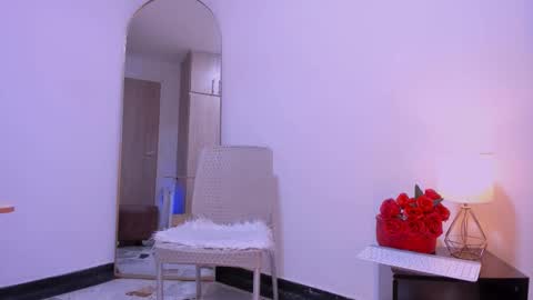 Snapshot of intime_zone chatting on 10-16-25, 07:59 Pantyhose Queen online show from 10-16-25, 07:59