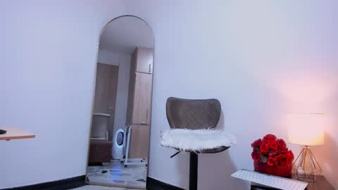 Snapshot of intime_zone chatting on 11-30-25, 09:08 Pantyhose Queen online show from 11-30-25, 09:08