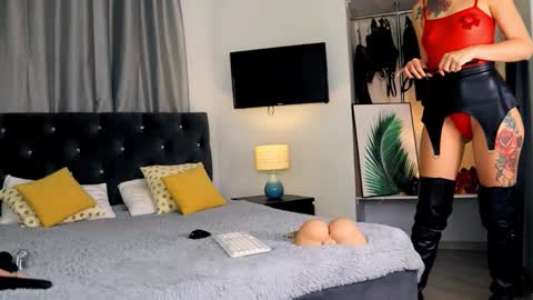 inviting_tina online show from 10-01-25, 03:34