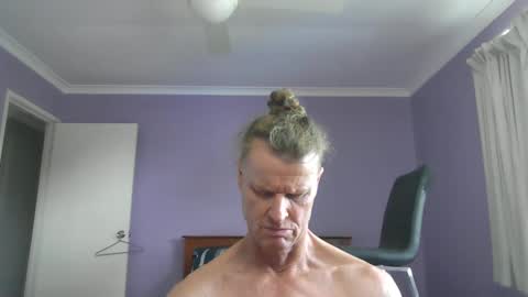 Snapshot of inxs2much chatting on 01-01-25, 03:23 inxs2much online show from 01-01-25, 03:23