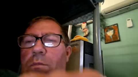 Snapshot of ioanamihaii chatting on 05-03-26, 08:37 Mihai online show from 05-03-26, 08:37