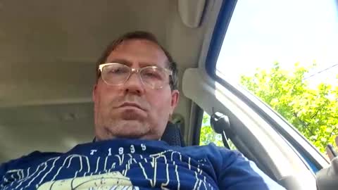 Snapshot of ioanamihaii chatting on 05-05-26, 09:50 Mihai online show from 05-05-26, 09:50